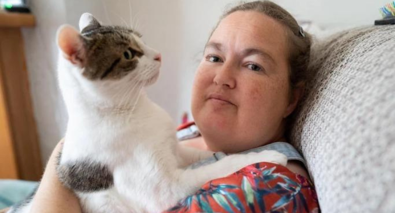 When I suffered a heart attack, my cat saved my life